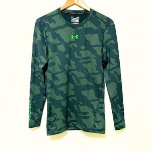 Under Armour Green Camo Compression Shirt - Men’s Large